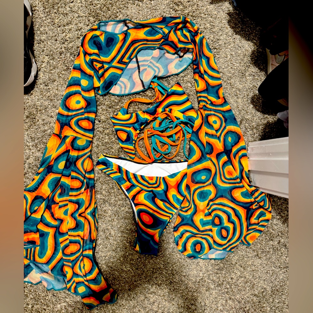 FREEDOM RAVEWEAR SET